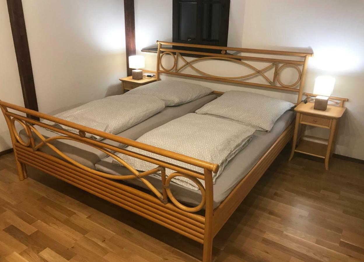 Ferienwohnung Penzlin Im Rittergut Leppersdorf Bei Dresden Wachau Exterior foto